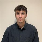 Estudiante de Universidad Complutense de Madrid, y hablo Ingles desde pequeño. Puedo hablar a todo tipos de gente para aprender.